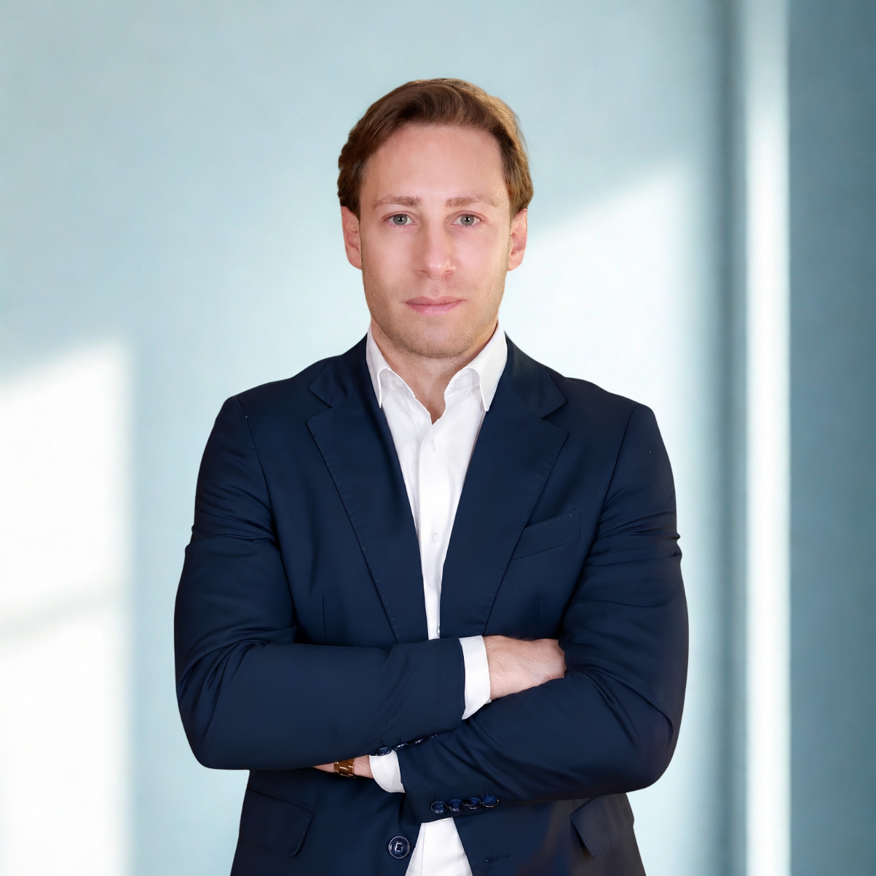 Avv. Raffaele Nugnes